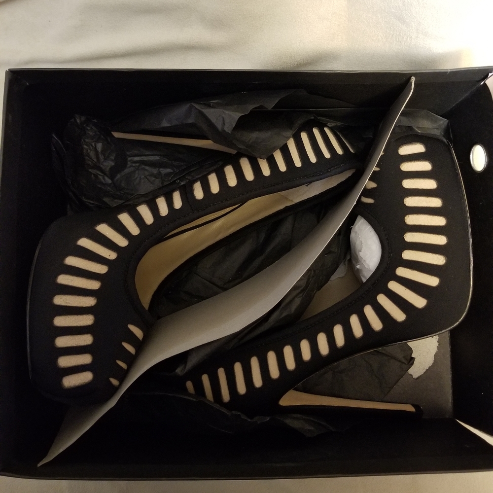Shoes - Picture 5 of 5